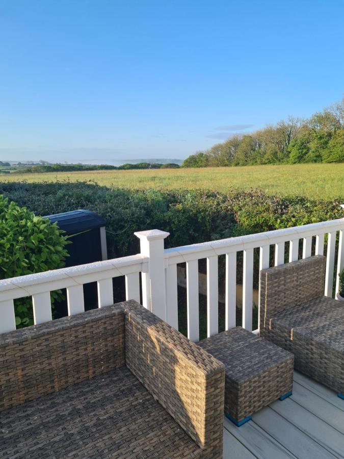 Beautiful 2 Bedroom Caravan, Holiday Park Tenby Saint Florence Exterior foto