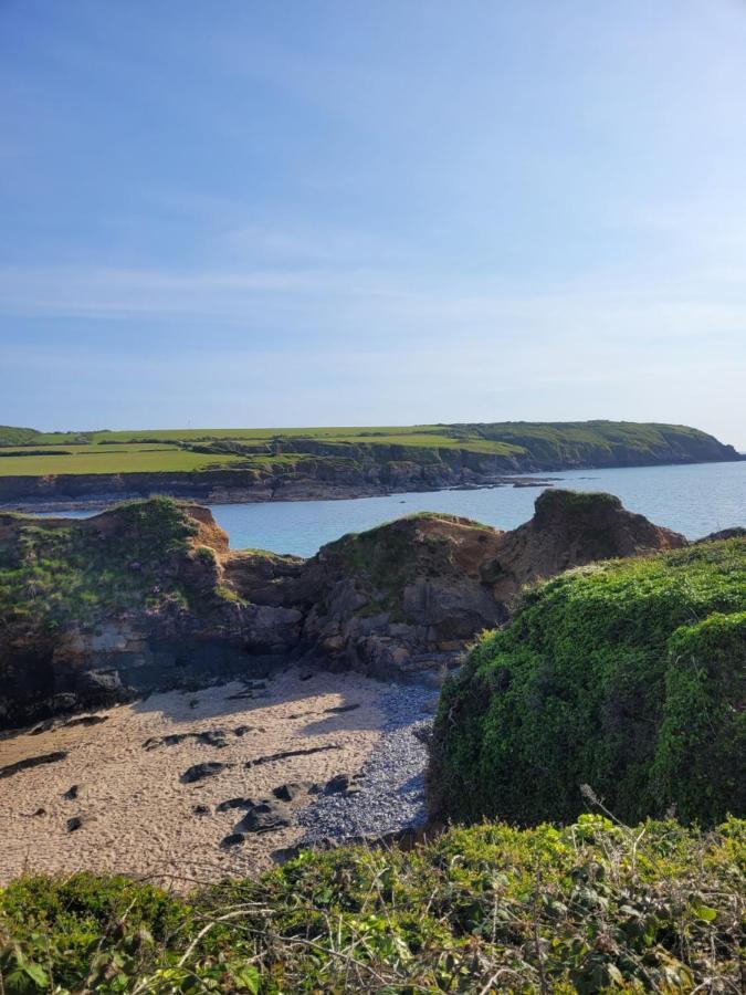 Beautiful 2 Bedroom Caravan, Holiday Park Tenby Saint Florence Exterior foto